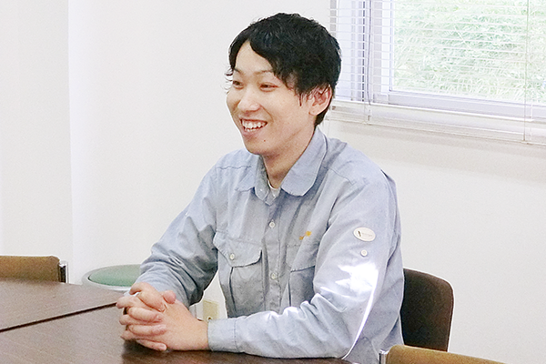 茅野工場 加工課 板金版 竹内智史 茅野工場 加工課 竹内智史